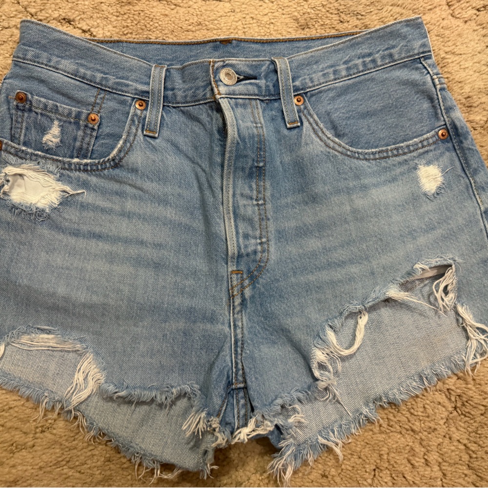 Levi’s 501 Distressed Shorts Sz 29